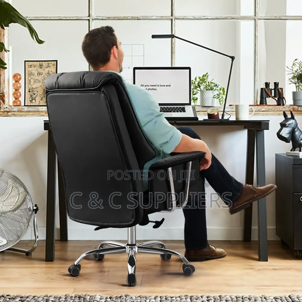 Leather High Back Executive Swivel Chair.