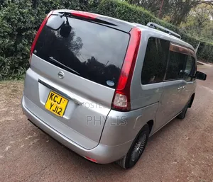 Nissan Serena 2009 Silver