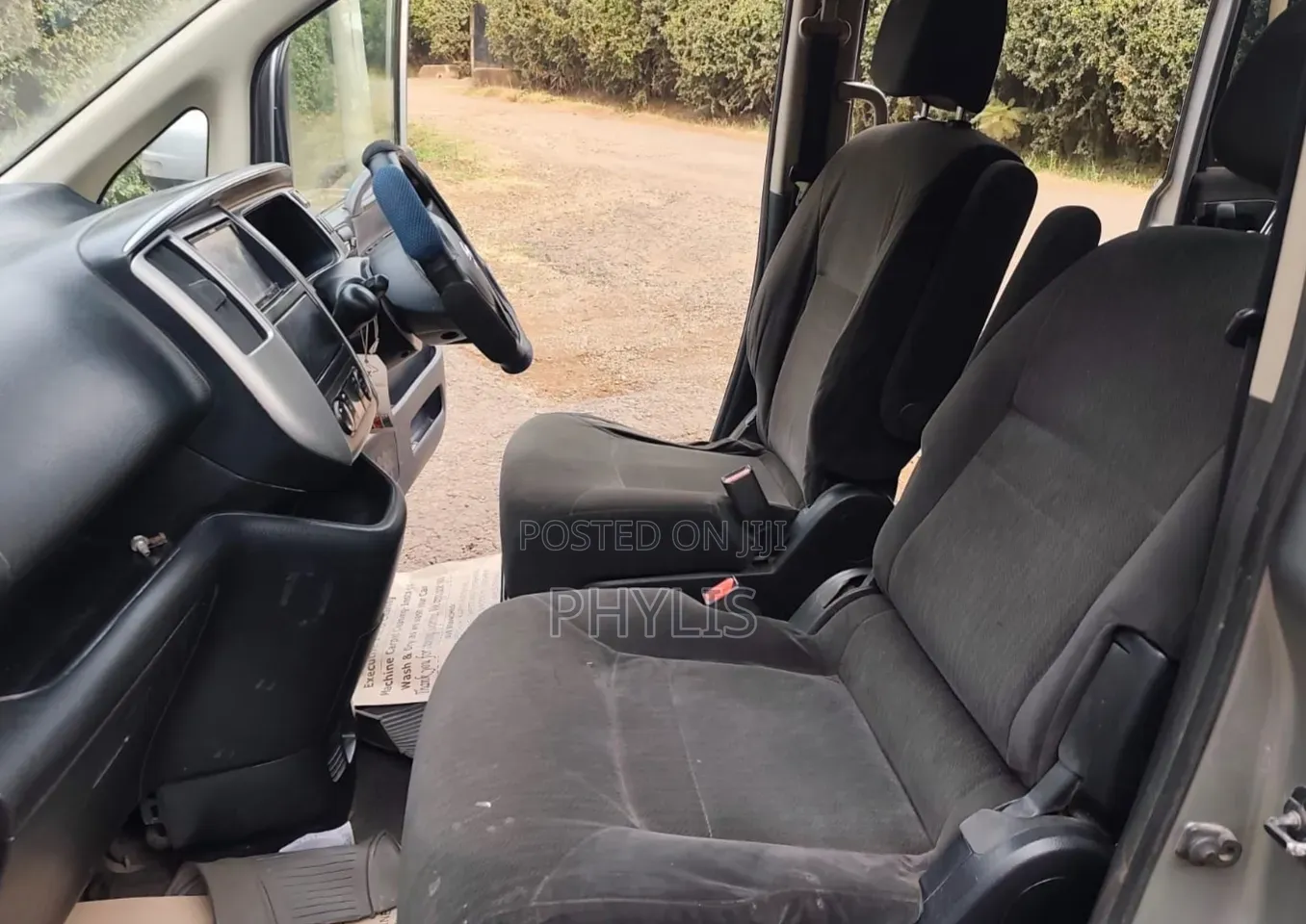 Nissan Serena 2009 Silver