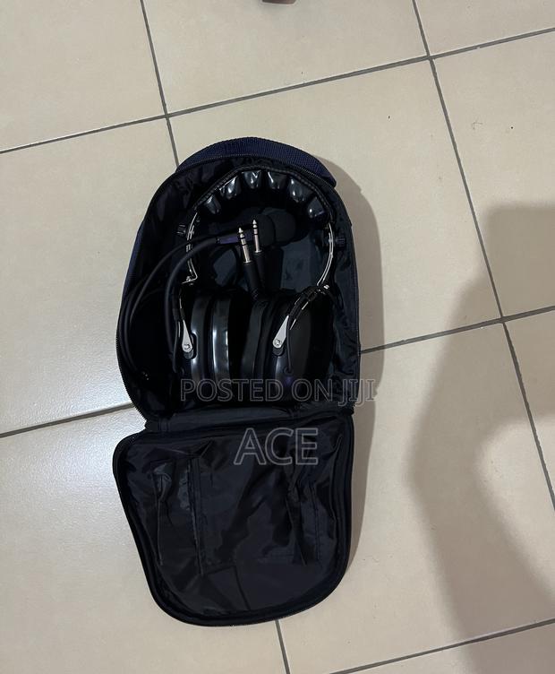 Pooley’s Aviation Headset - thumbnail 3