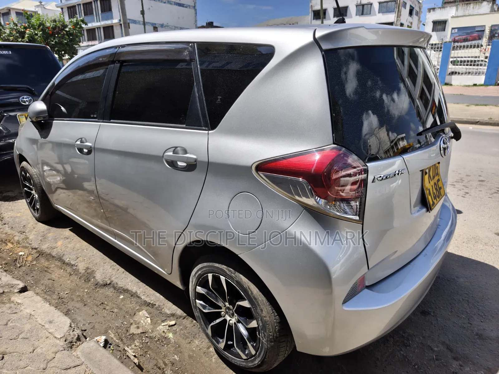Toyota Ractis 2015 Silver