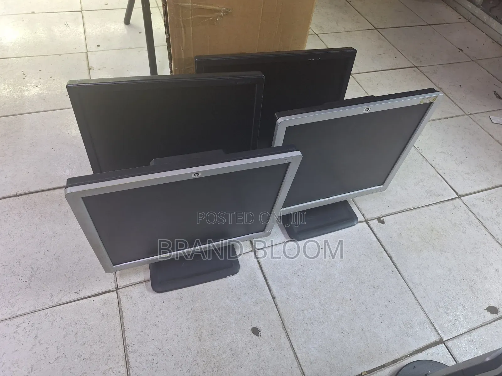 17 Inches Monitor HP and Dell
