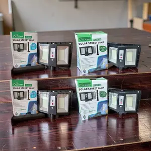 Retailer Prices Longlife 200W 300W Watts and 500W Solar Street Lights