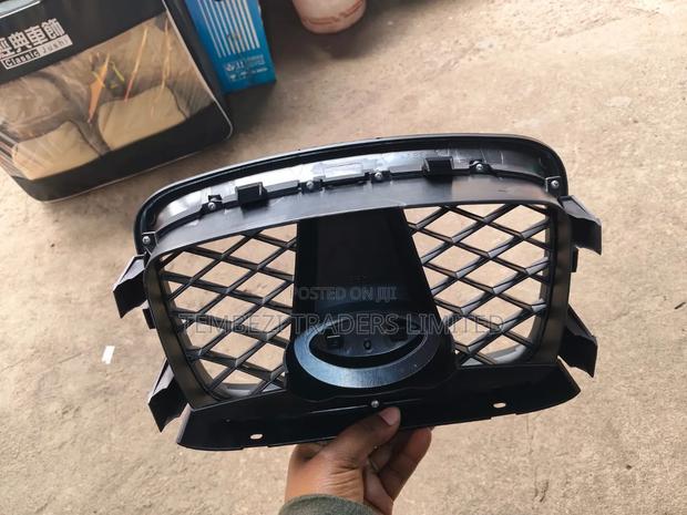 Subaru Impreza N12 Front Center Grille (2006-2007)