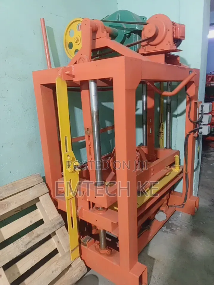 Block Machine - Cabro, Solid, Hollow.