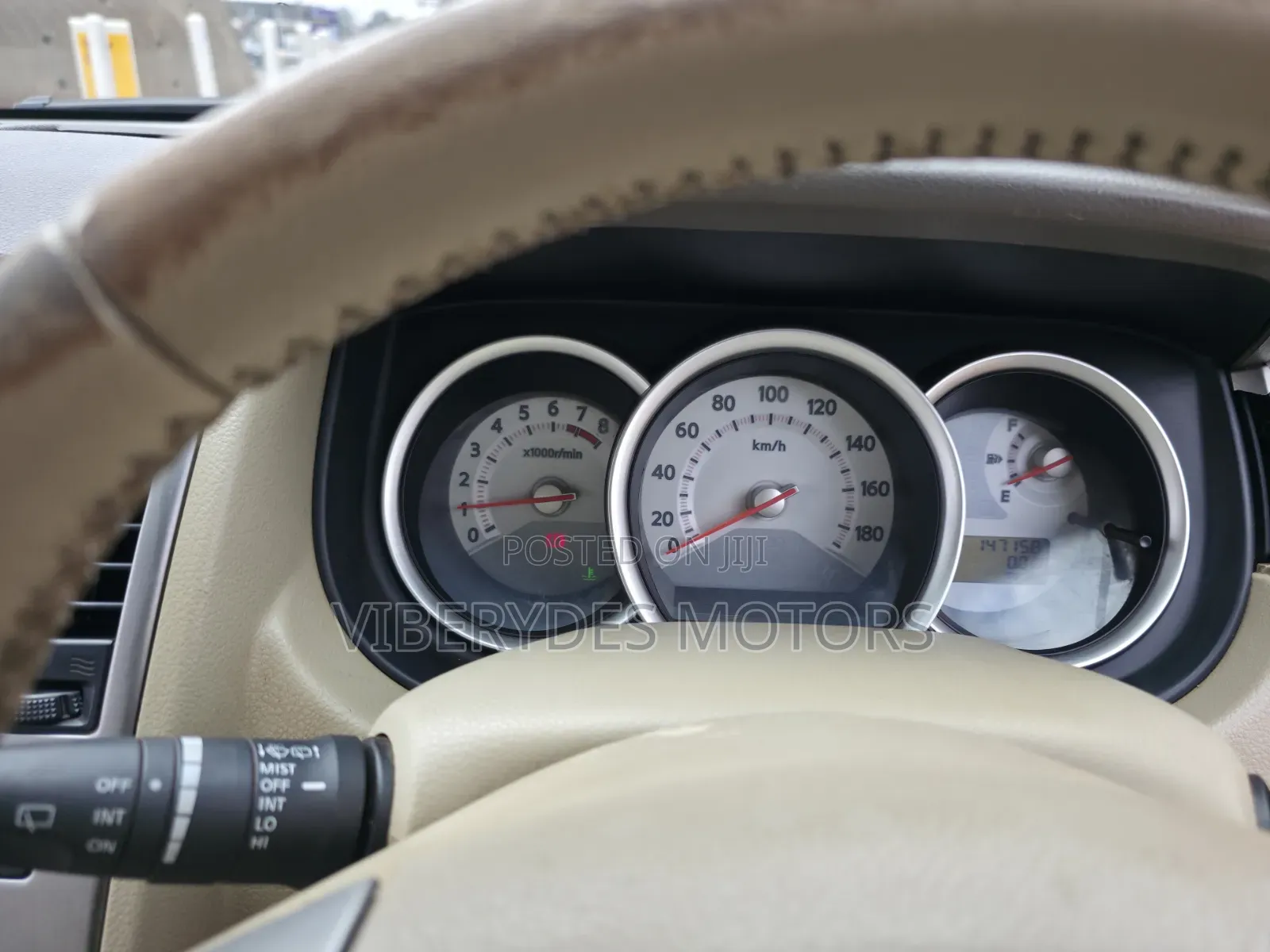 Nissan Tiida 2010 Silver