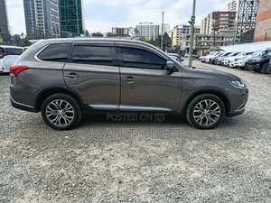 Mitsubishi Outlander 2015 Gray