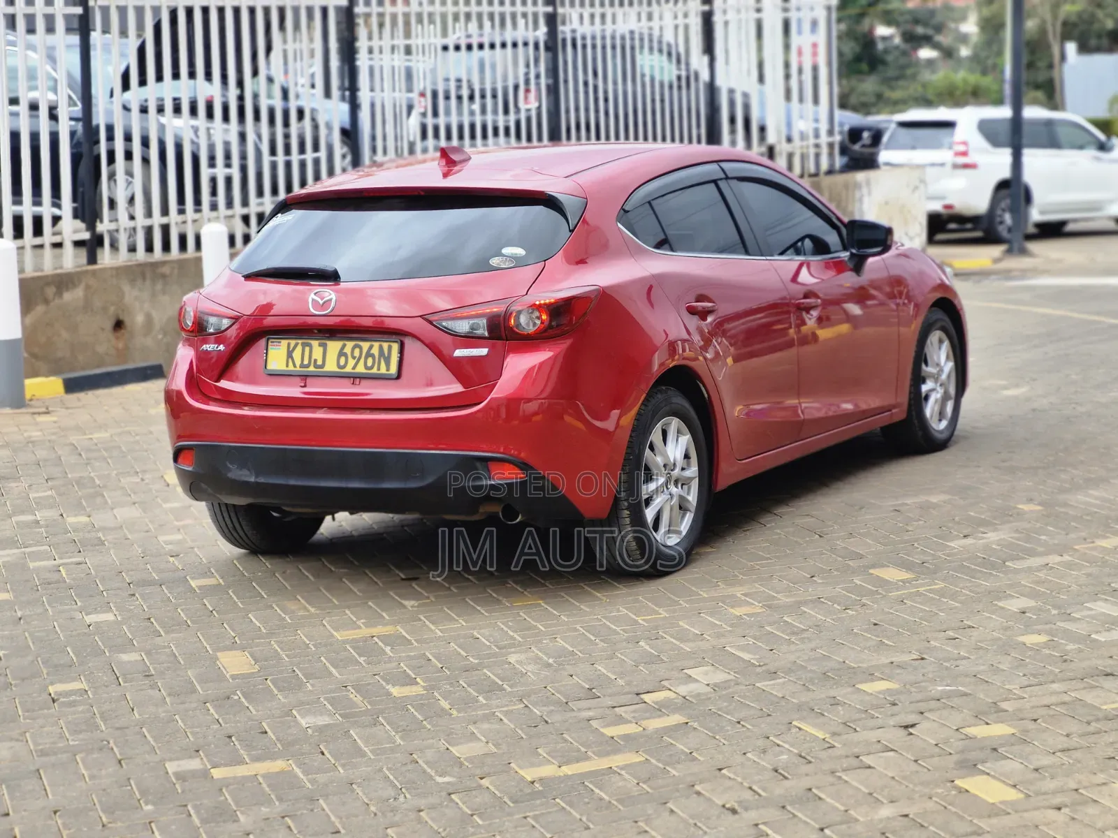 Mazda Axela 2015 Red