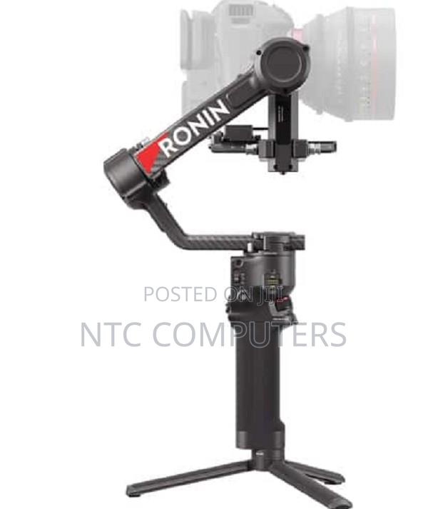 DJI RS 4 Pro Gimbal Stabilizer