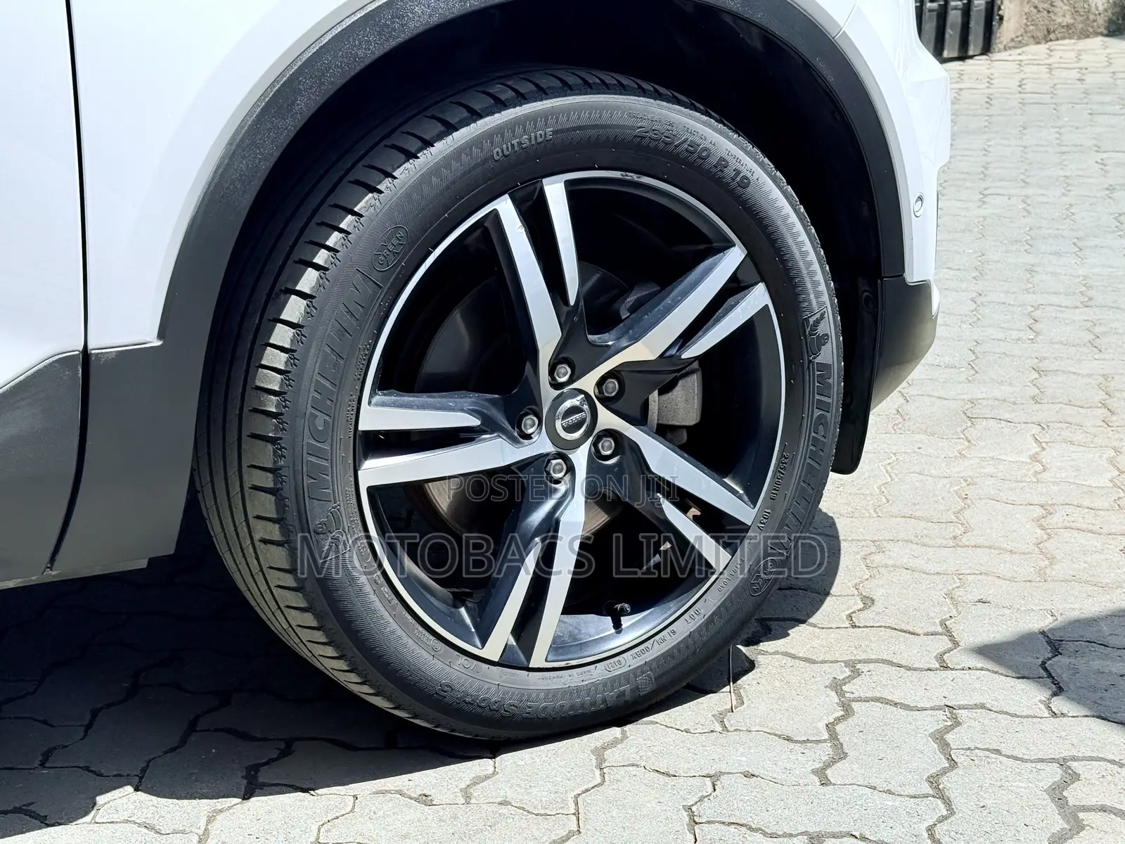 Volvo XC40 T5 Petrol AWD 2019 Pearl