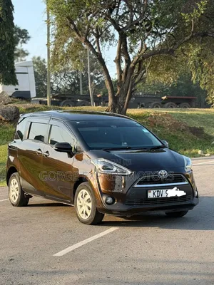 Toyota Sienta 2019 Brown