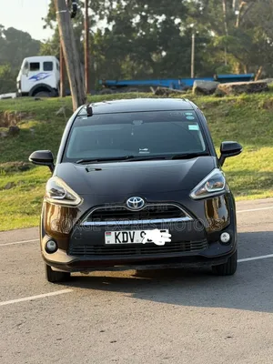Toyota Sienta 2019 Brown