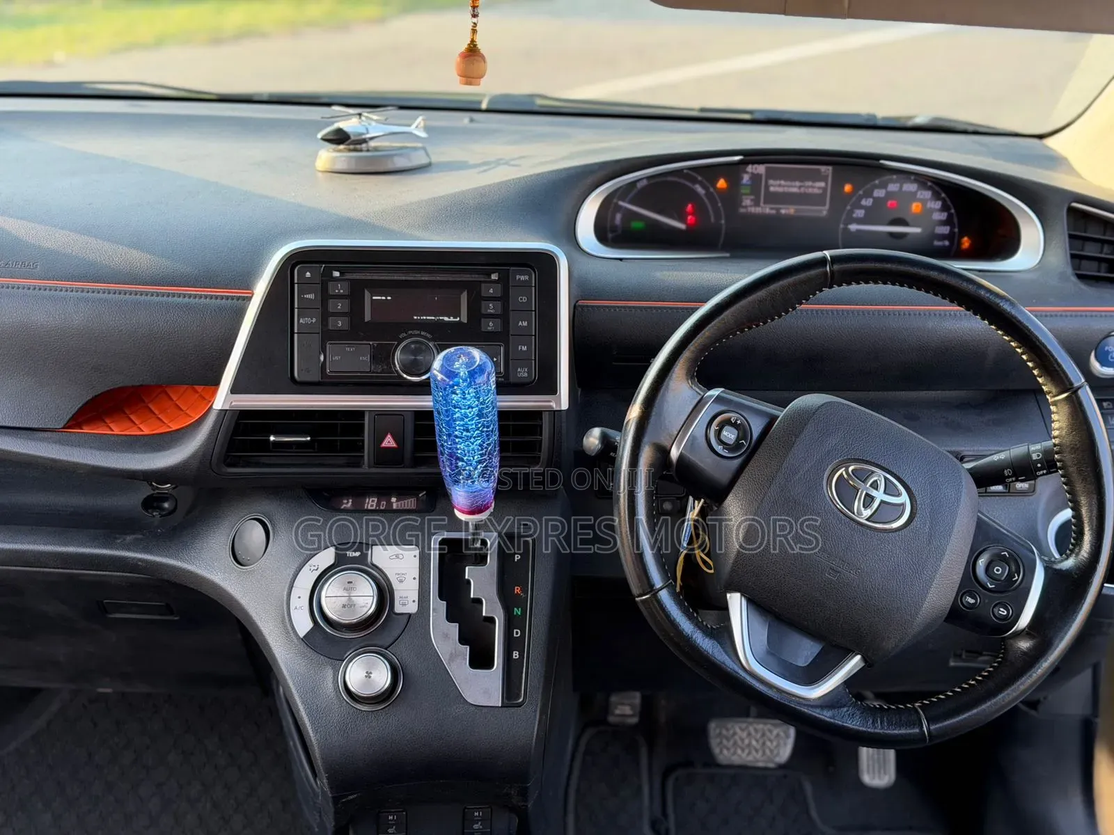 Toyota Sienta 2019 Brown