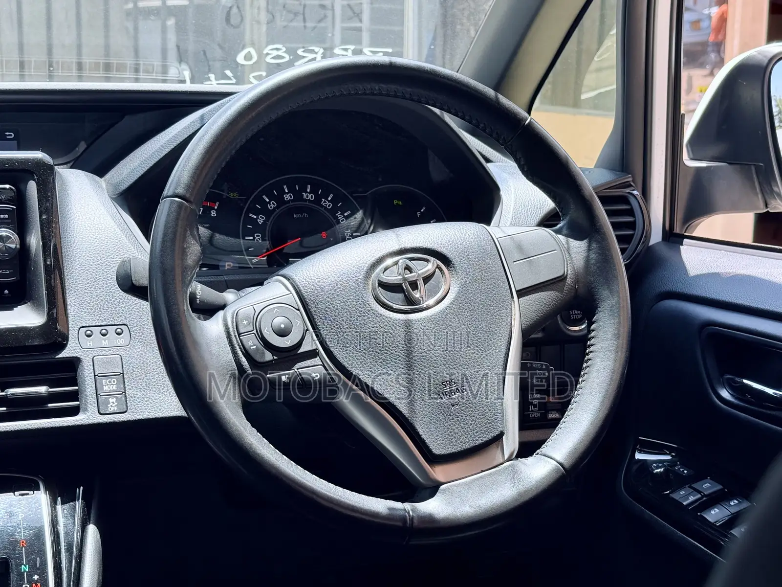 Toyota Noah 2.0 FWD (8 Seater) 2019 White