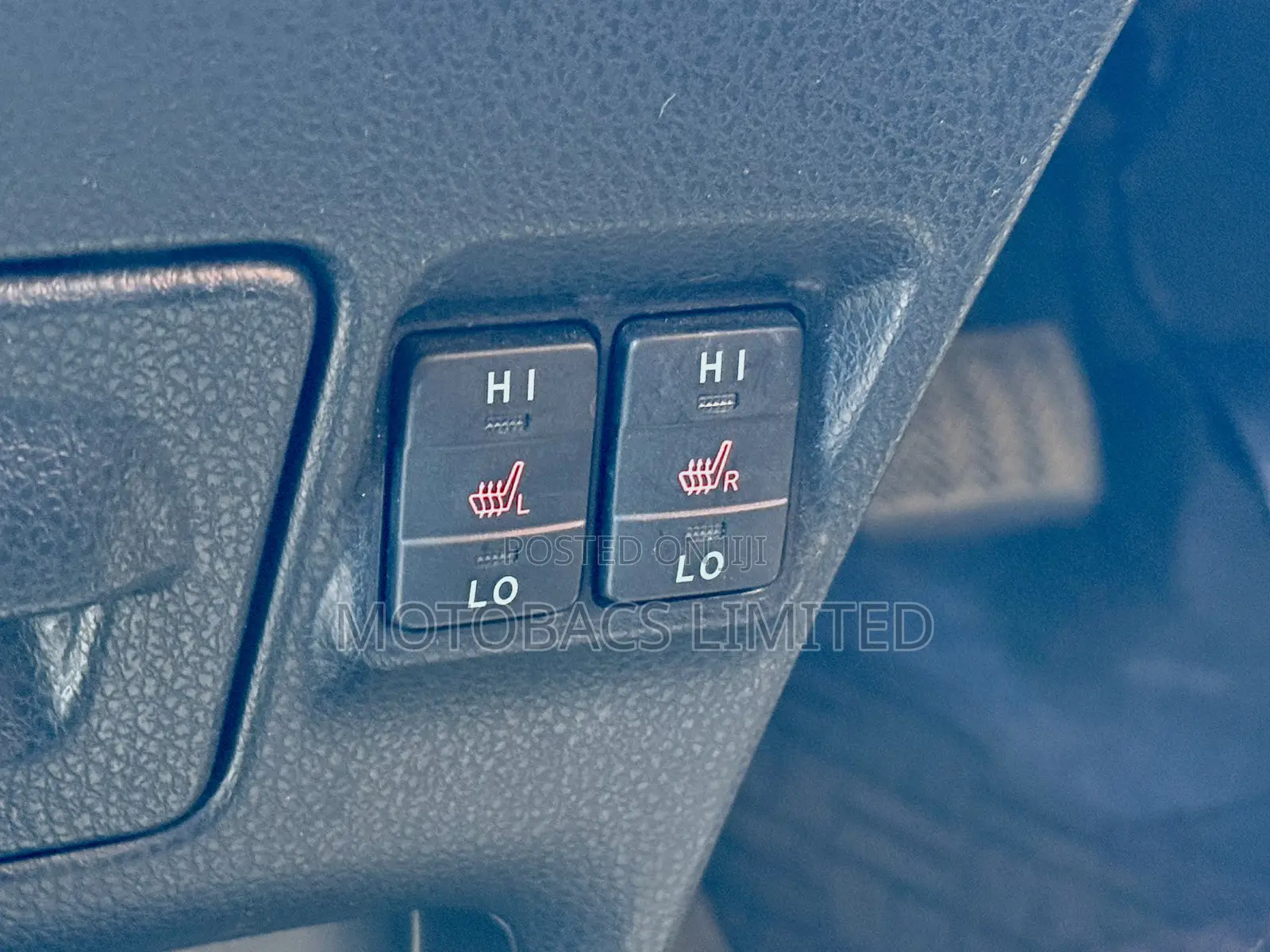 Toyota Noah 2.0 FWD (8 Seater) 2019 White
