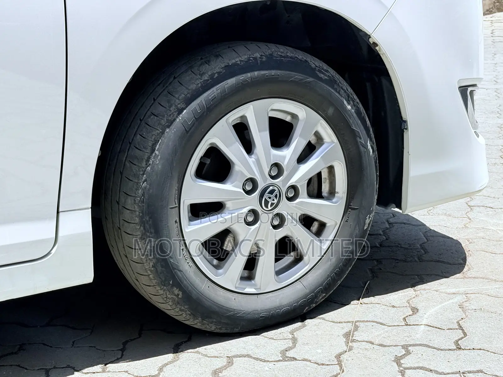 Toyota Noah 2.0 FWD (8 Seater) 2019 White