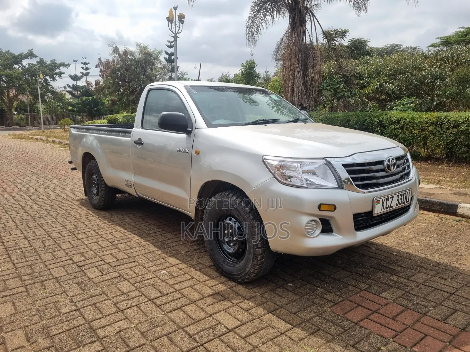 Toyota Hilux 2013 Gray