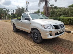Toyota Hilux 2013 Gray
