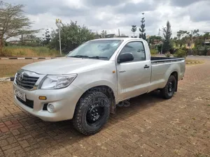Toyota Hilux 2013 Gray