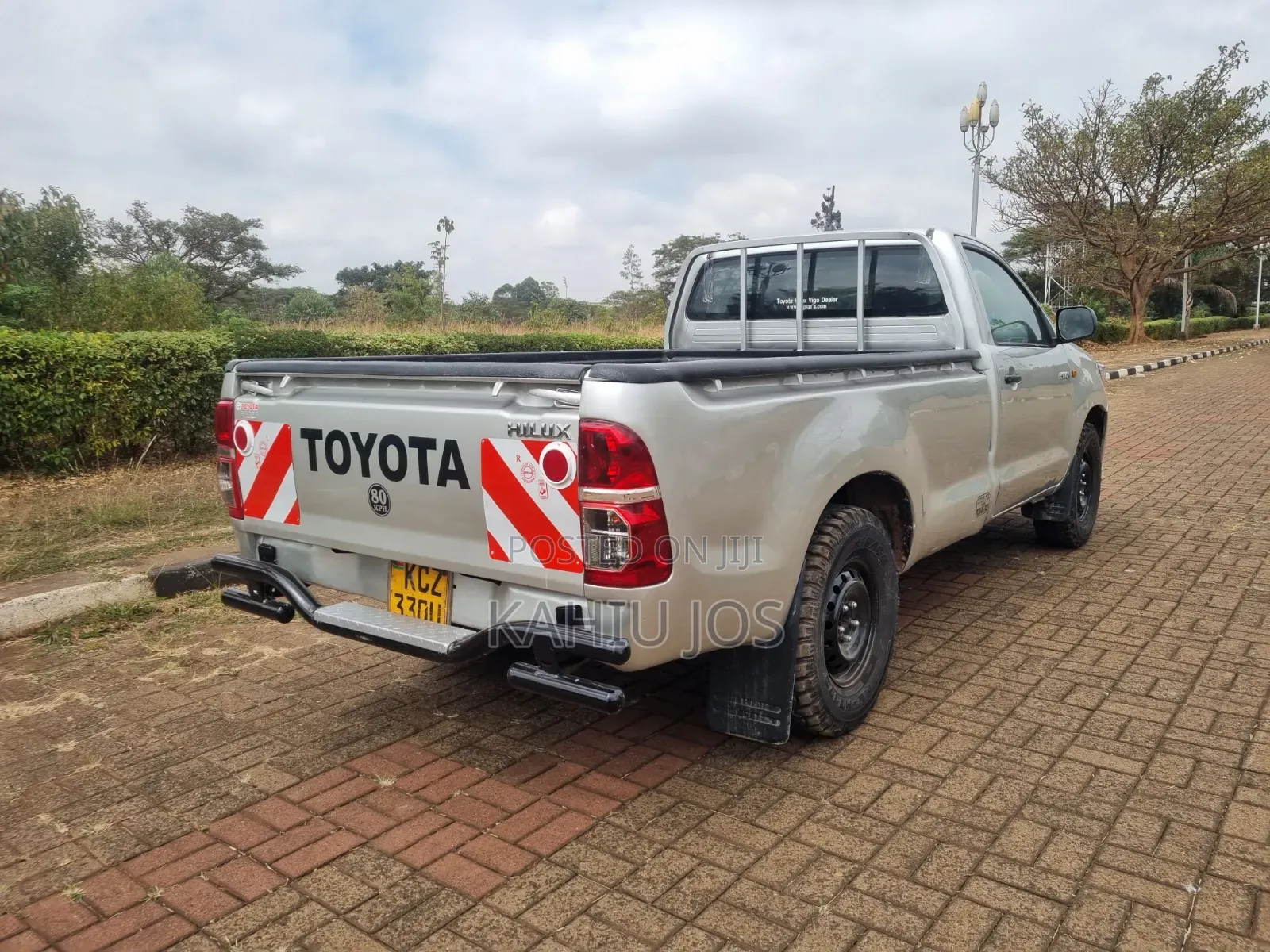Toyota Hilux 2013 Gray