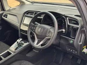 Honda Fit Shuttle 1.5 G 2WD 2019 Silver