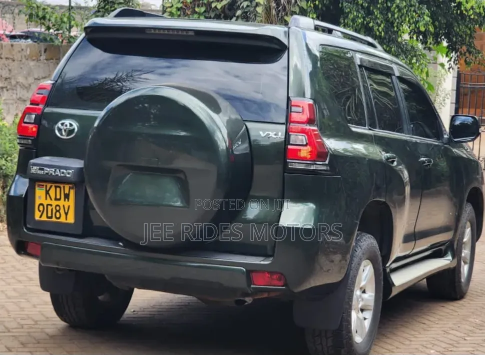 Toyota Land Cruiser Prado 2014 Green