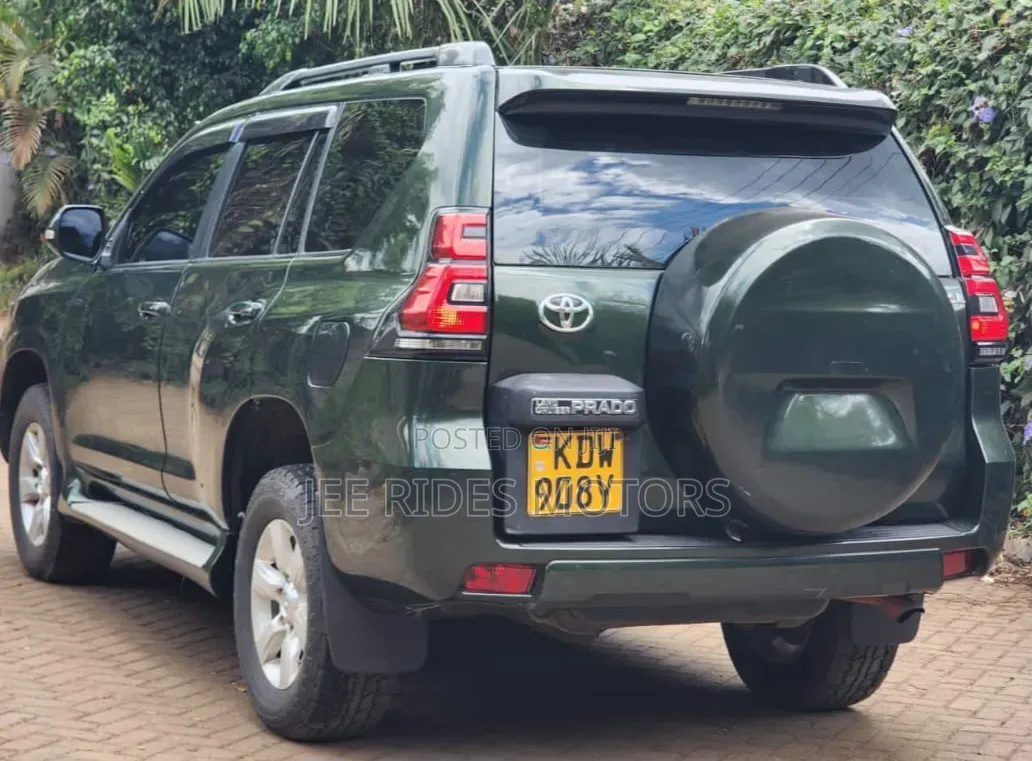Toyota Land Cruiser Prado 2014 Green