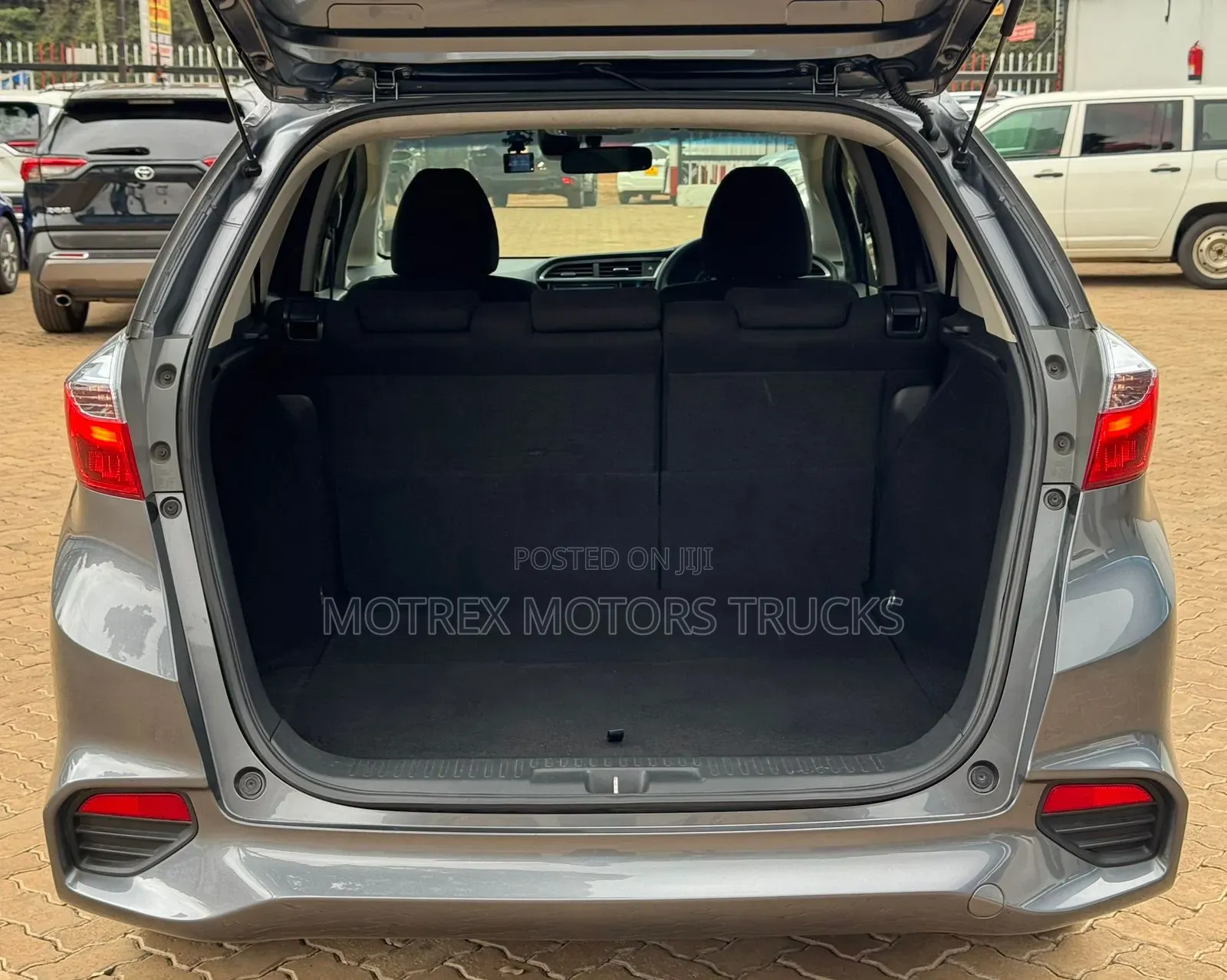 Honda Fit Shuttle 1.5 G 2WD 2019 Silver