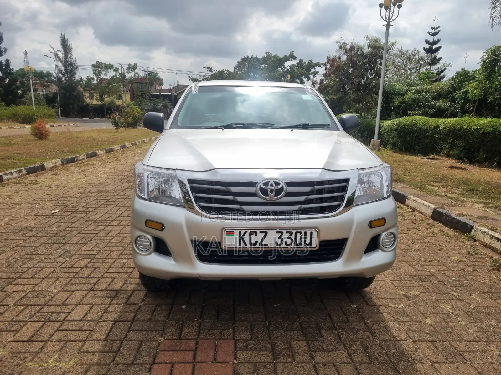 Toyota Hilux 2013 Gray