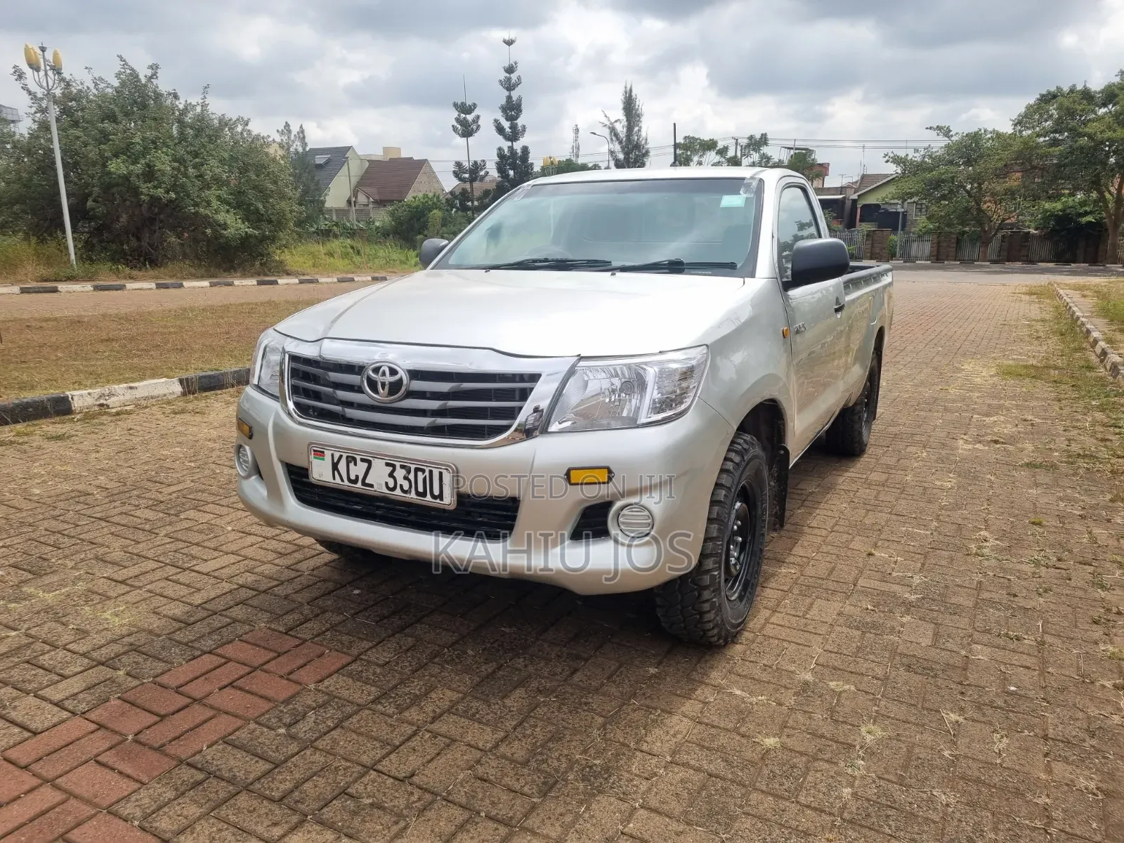 Toyota Hilux 2013 Gray