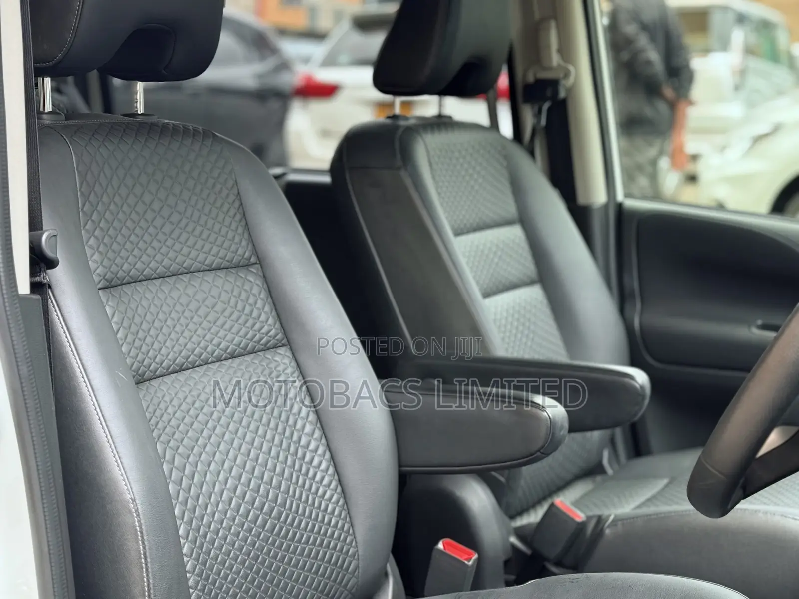 Nissan Serena 2019 White