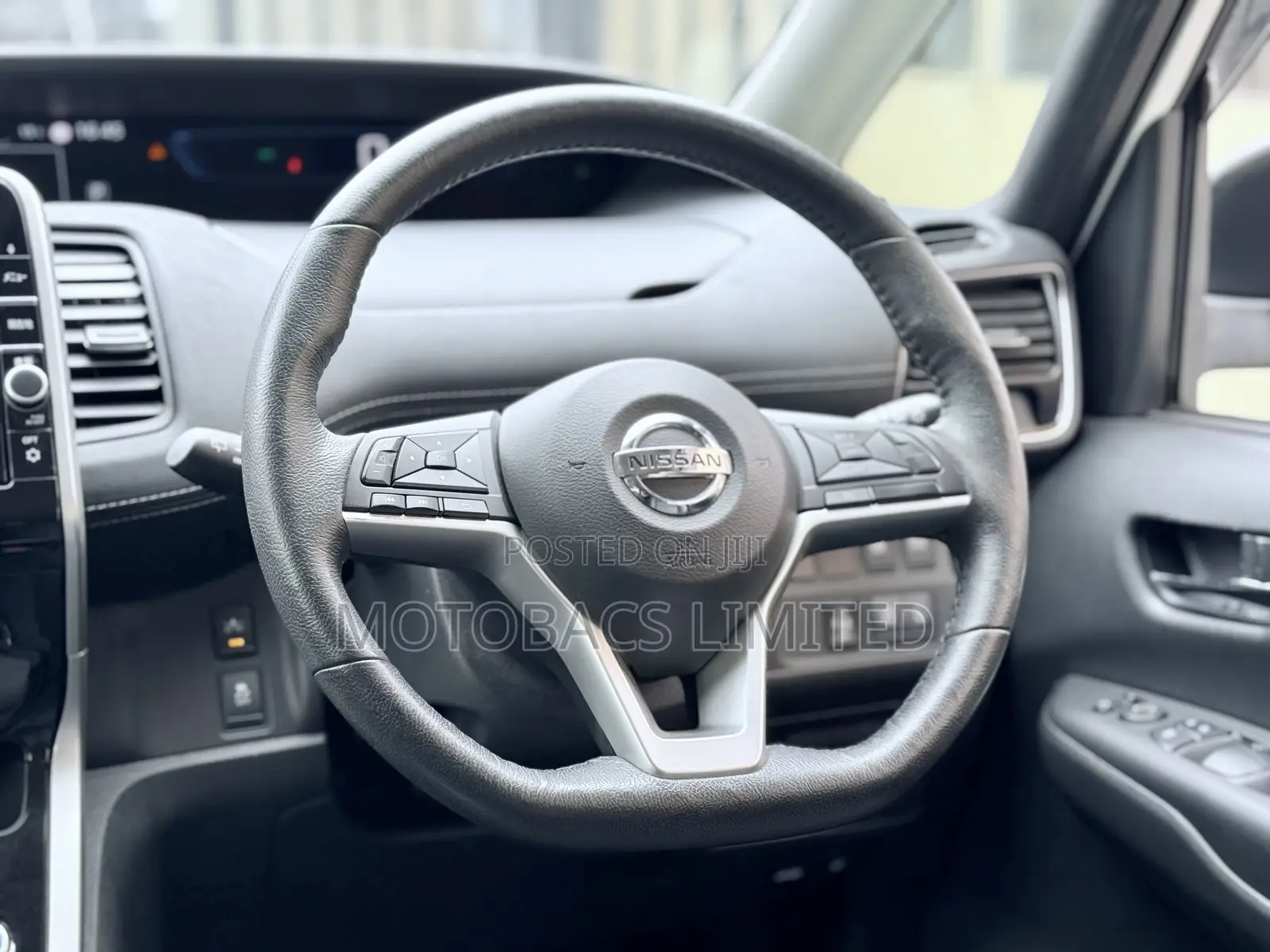 Nissan Serena 2019 White