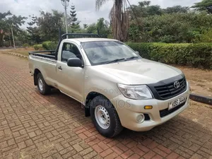 Toyota Hilux 2012 Silver
