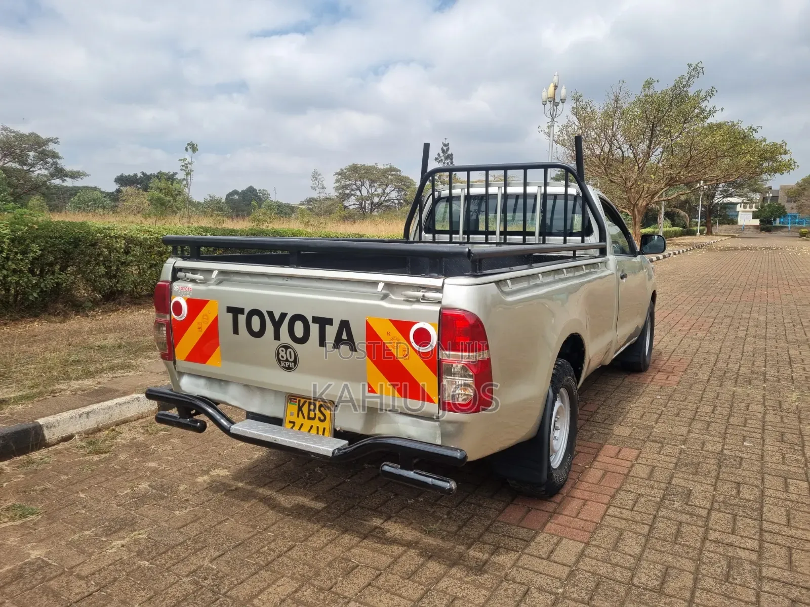 Toyota Hilux 2012 Silver