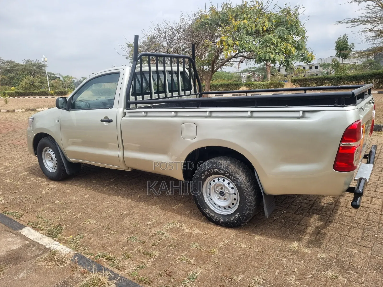 Toyota Hilux 2012 Silver