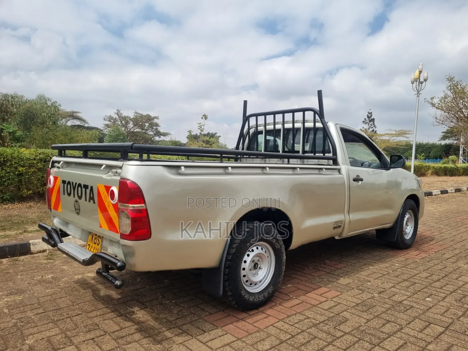 Toyota Hilux 2012 Silver