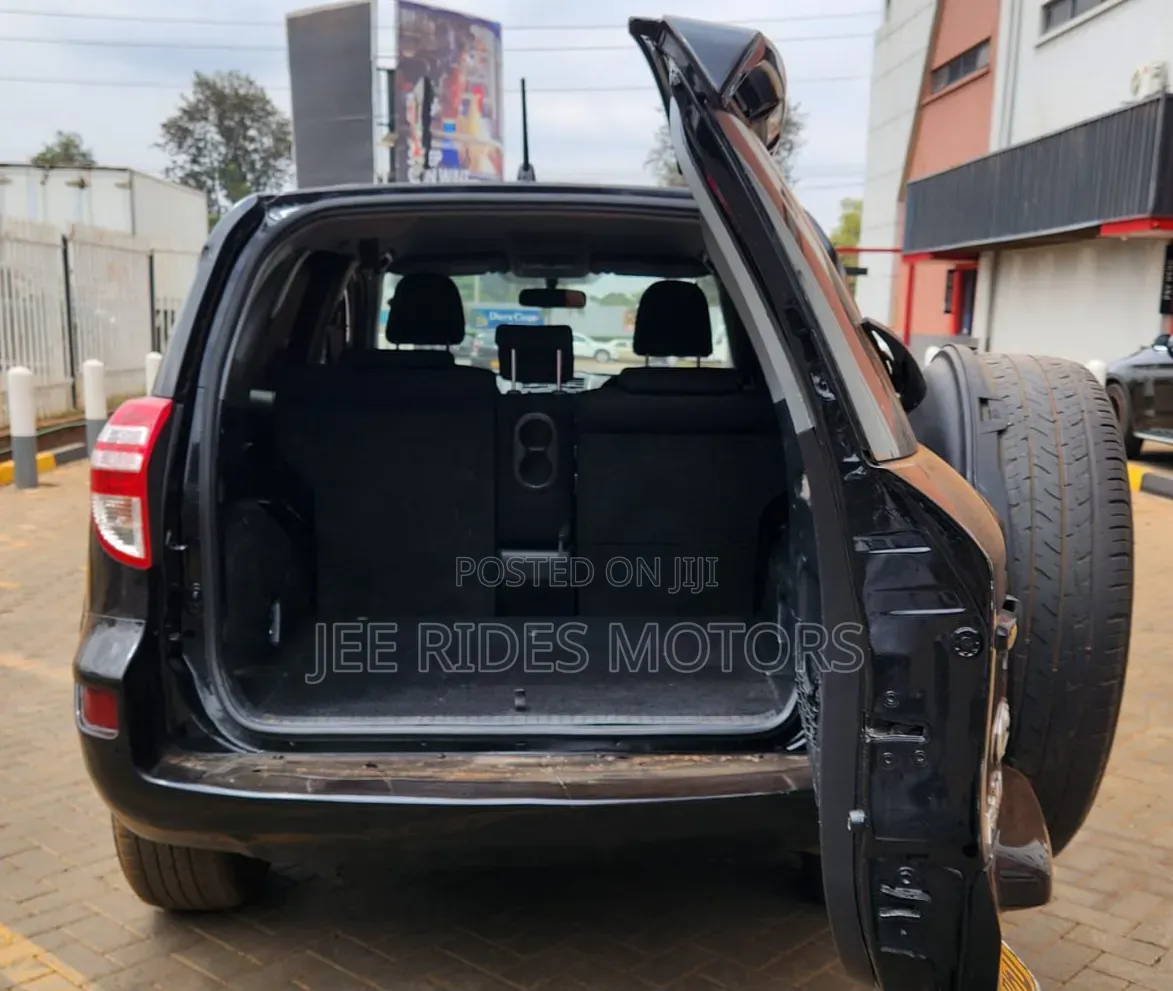 Toyota RAV4 2010 Matt Black