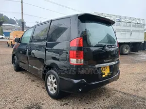 Toyota Noah 2005 Black