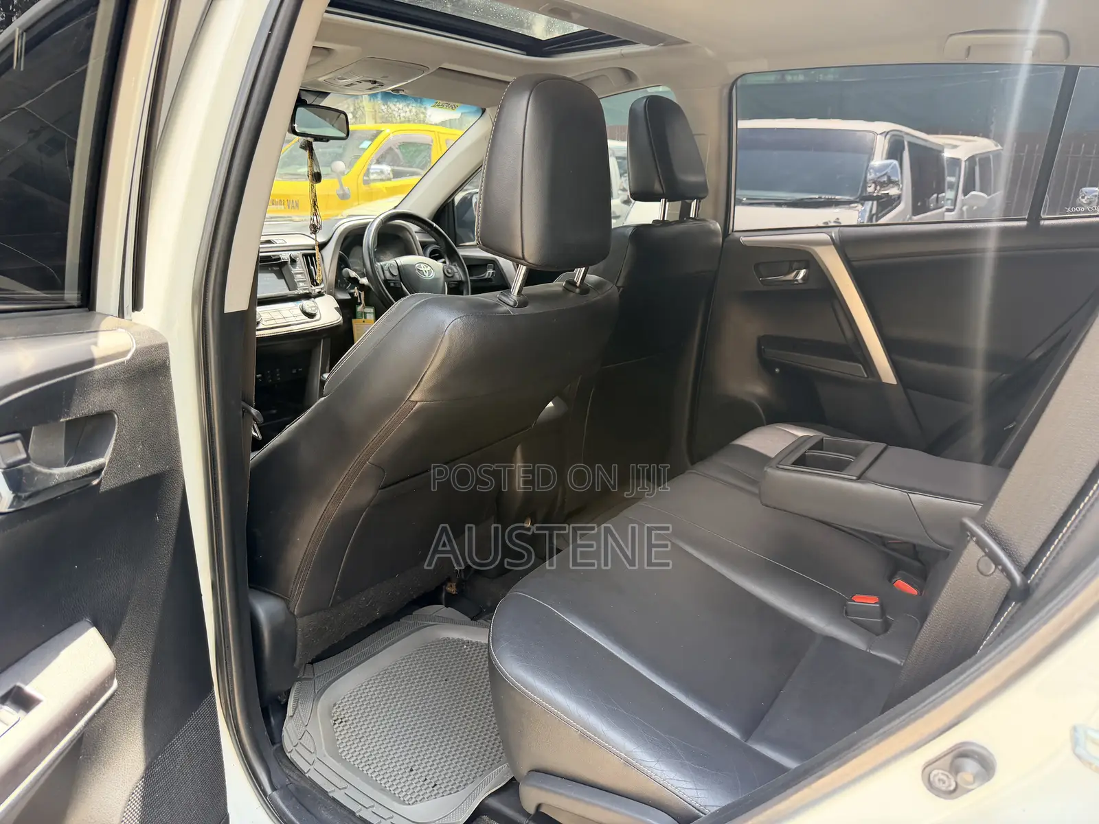 Toyota RAV4 LE AWD (2.5L 4cyl 6A) 2016 White