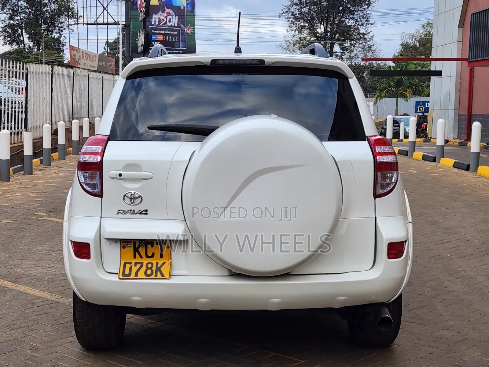 Toyota RAV4 2.5 2011 White