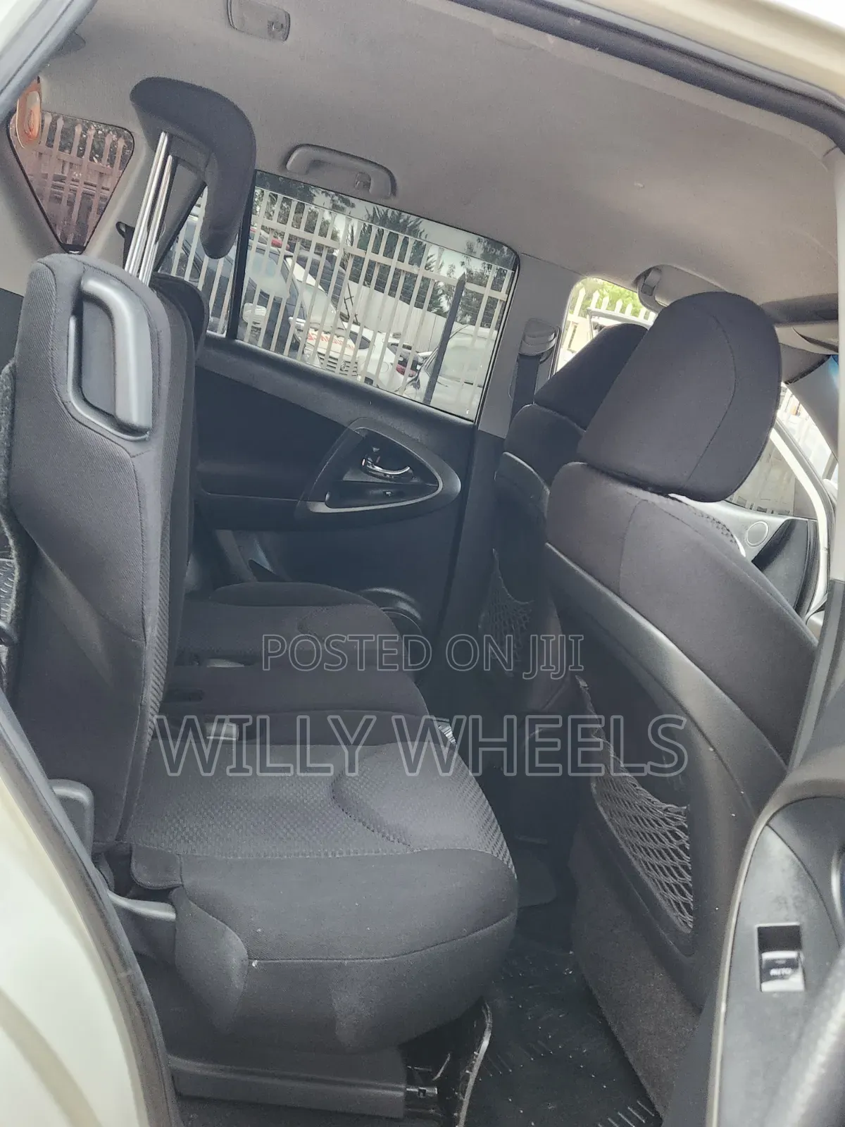 Toyota RAV4 2.5 2011 White