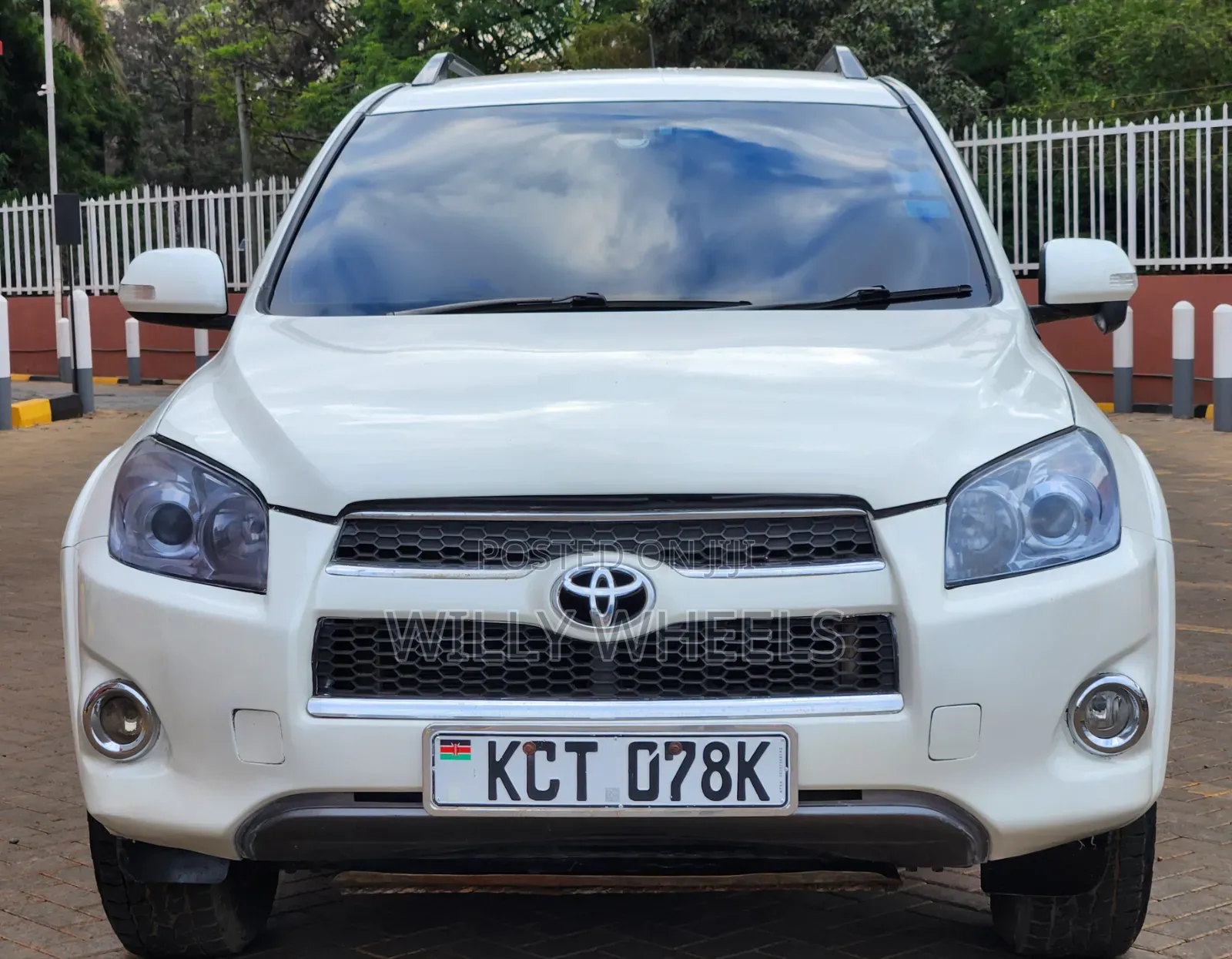 Toyota RAV4 2.5 2011 White