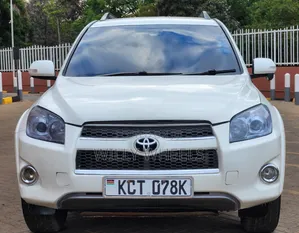 Toyota RAV4 2.5 2011 White