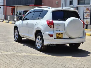 Toyota RAV4 2.4 2008 White