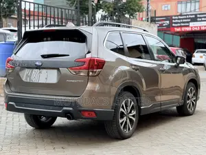 Subaru Forester Premium AWD 2019 Brown