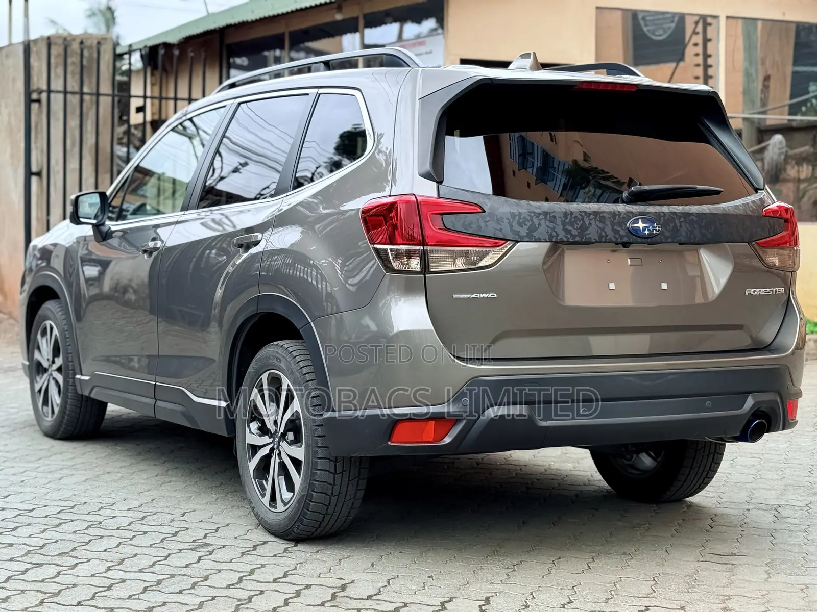 Subaru Forester Premium AWD 2019 Brown