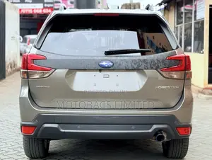 Subaru Forester Premium AWD 2019 Brown