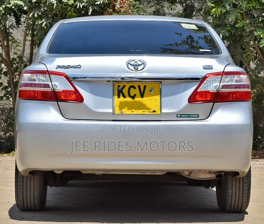 Toyota Premio 1.5 FWD 2012 Silver