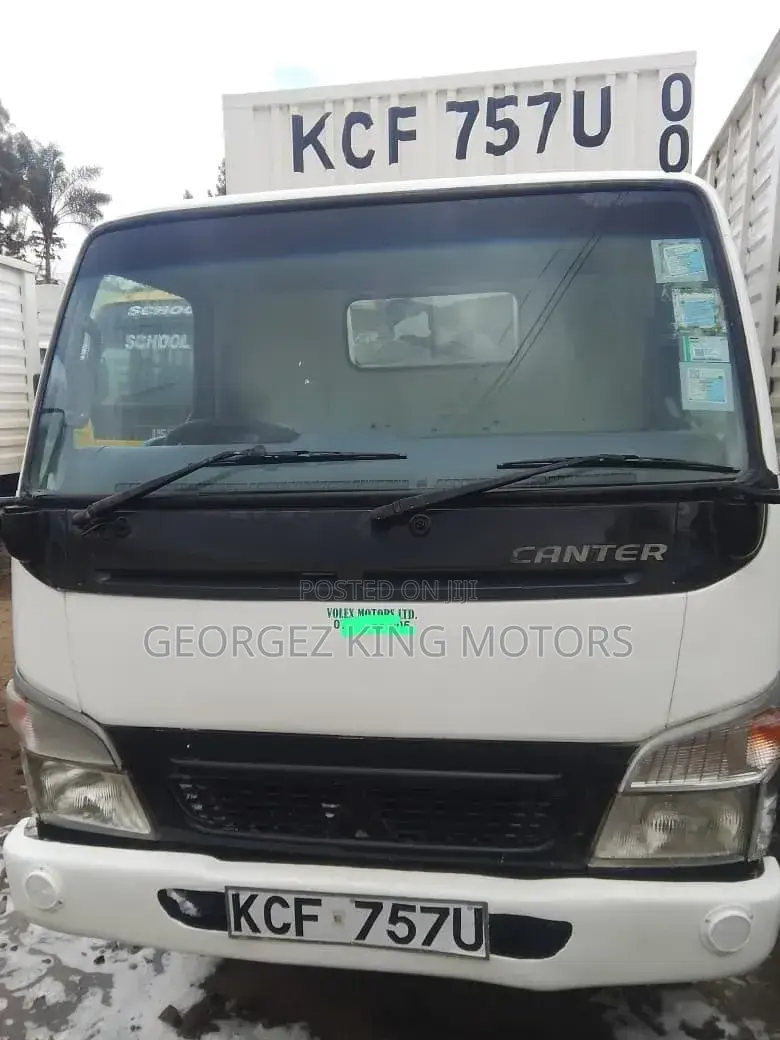 Isuzu Canter 2015 White