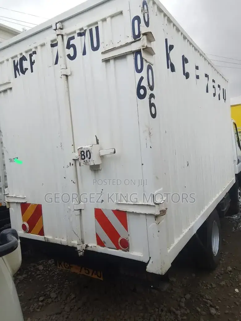 Isuzu Canter 2015 White